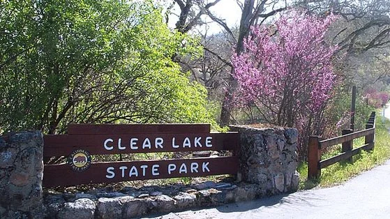 Image from Clearly clear lake on DogTrekker