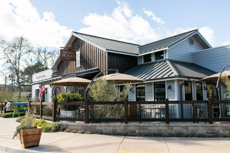 Ancient Peaks Winery, a dog-friendly winery in Santa Margarita, California