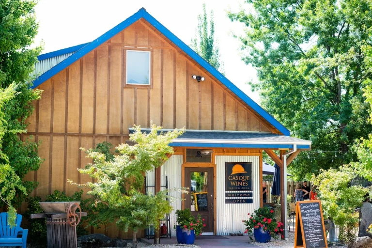 Casque Wines, a dog-friendly restaurant in Loomis, California