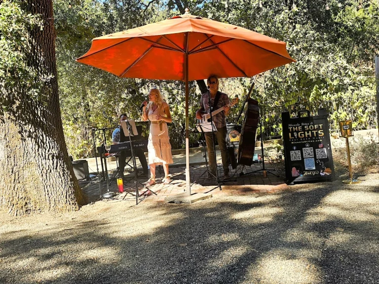 Fernwood Cellars, a dog-friendly restaurant in Gilroy, California