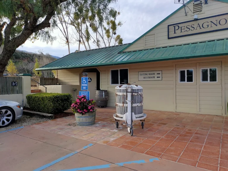 Pessagno Winery - River, a dog-friendly restaurant in Salinas, California